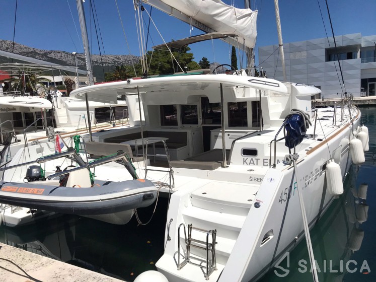 Lagoon 450  Flybridge - Yacht Charter Sailica