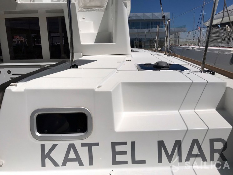 Lagoon 450  Flybridge - Yacht Charter Sailica