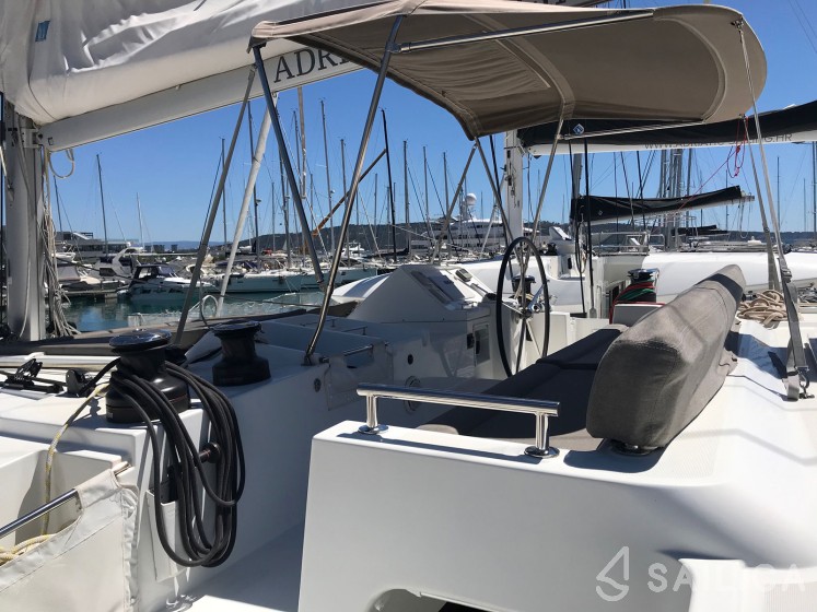 Lagoon 450  Flybridge - Yacht Charter Sailica