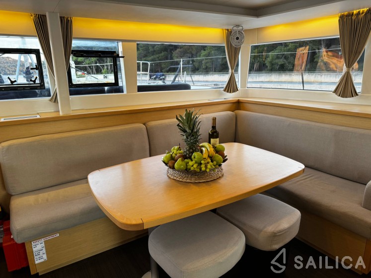 Lagoon 450  Flybridge - Yacht Charter Sailica