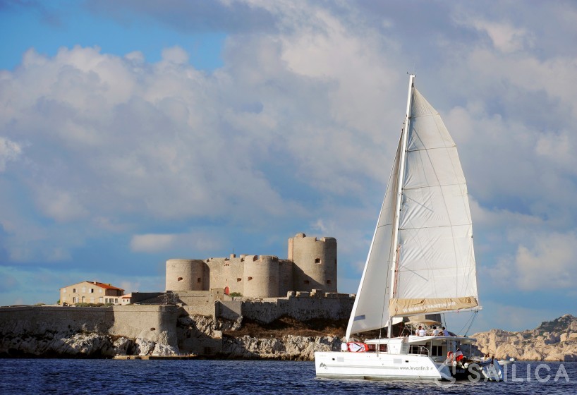 Lagoon 450 - Yacht Charter Sailica