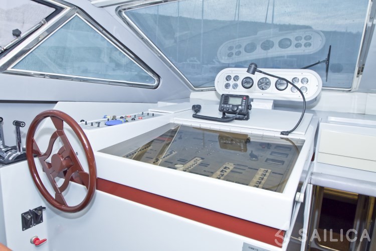 Ferretti 52 - Yacht Charter Sailica