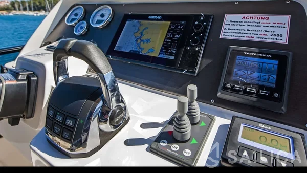 Bavaria Virtess 420 Fly - Yacht Charter Sailica