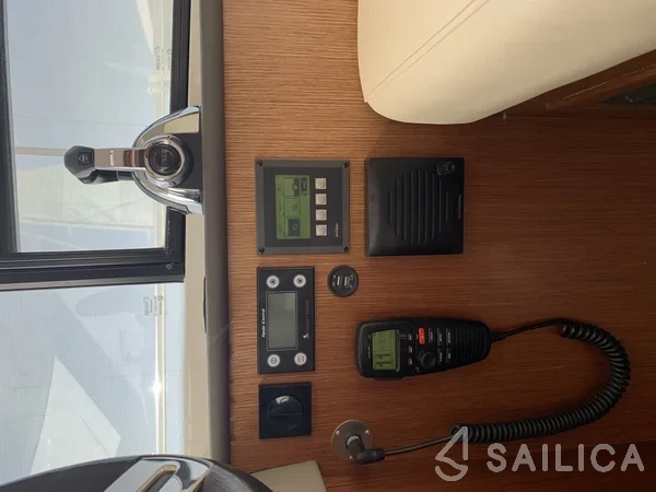 Bavaria Virtess 420 Fly - Yacht Charter Sailica