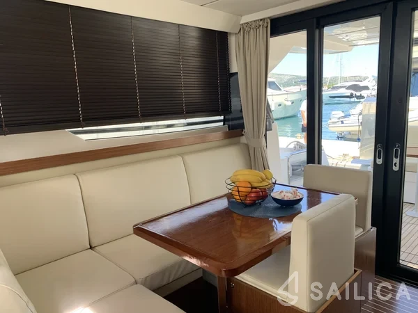 Bavaria Virtess 420 Fly - Yacht Charter Sailica