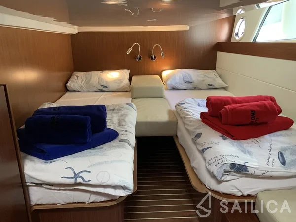 Bavaria Virtess 420 Fly - Yacht Charter Sailica