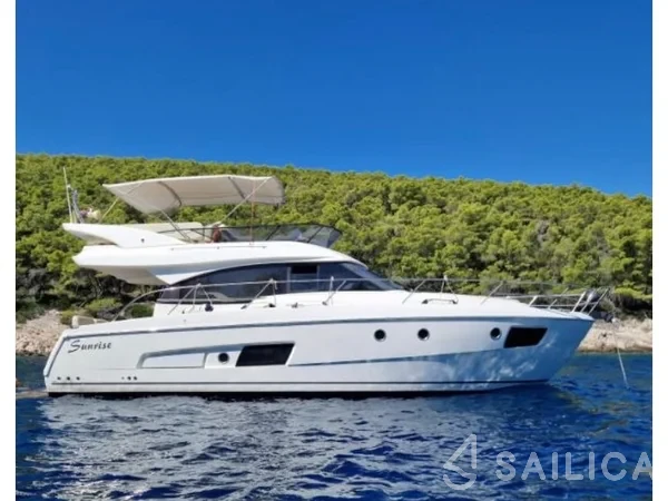 Bavaria Virtess 420 Fly - Yacht Charter Sailica