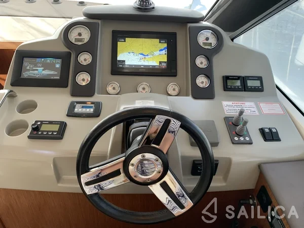 Bavaria Virtess 420 Fly - Yacht Charter Sailica