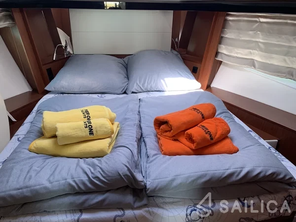 Bavaria Virtess 420 Fly - Yacht Charter Sailica