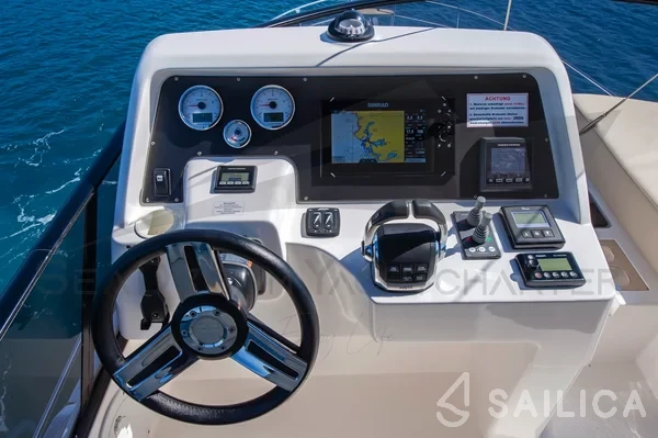 Bavaria Virtess 420 Fly - Yacht Charter Sailica