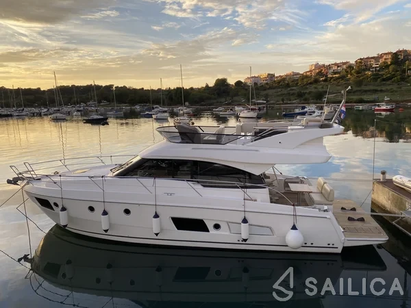 Bavaria Virtess 420 Fly - Yacht Charter Sailica