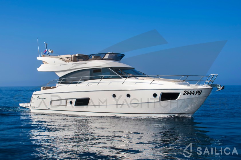 Bavaria Virtess 420 Fly - Yacht Charter Sailica