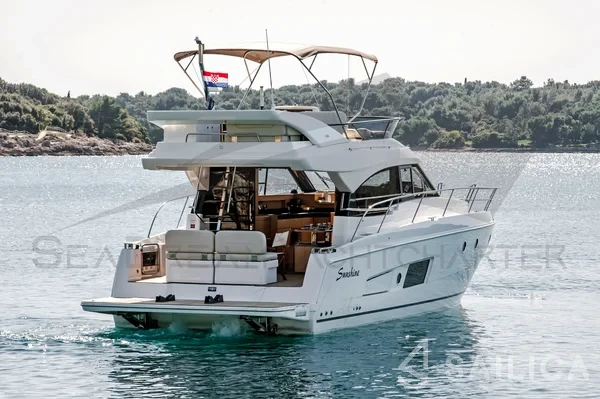 Bavaria Virtess 420 Fly - Yacht Charter Sailica