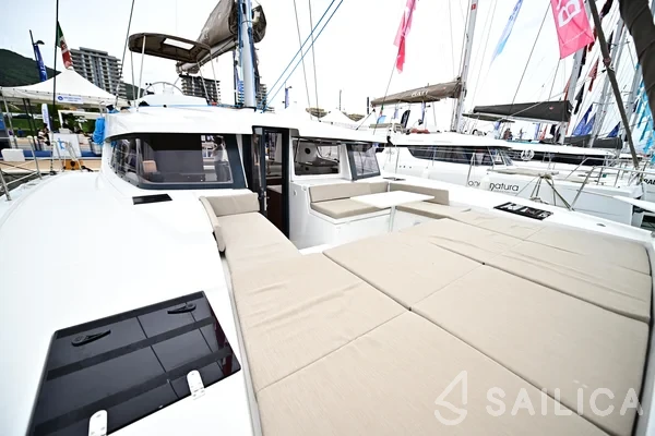 Bali 4.2 - Yacht Charter Sailica