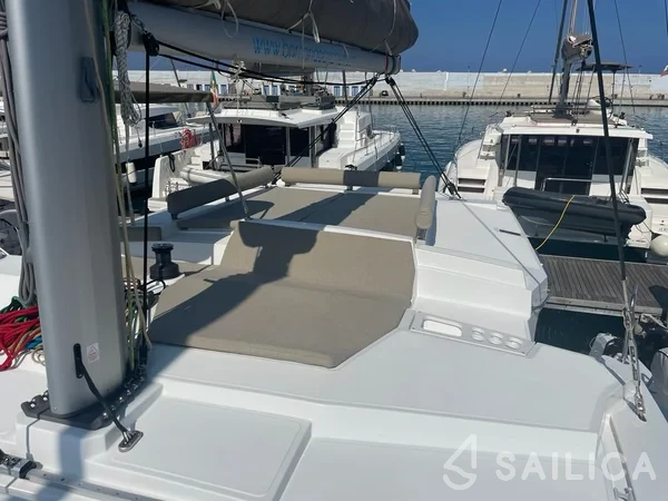 Bali 4.2 - Yacht Charter Sailica