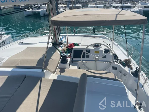 Bali 4.2 - Yacht Charter Sailica