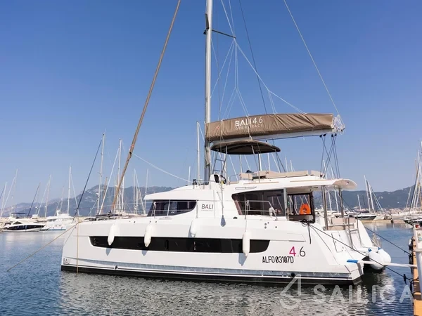 Bali 4.6 - Yacht Charter Sailica