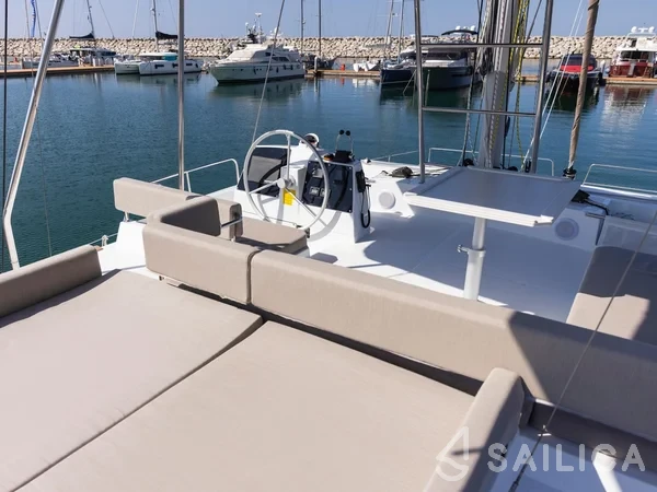 Bali 4.6 - Yacht Charter Sailica