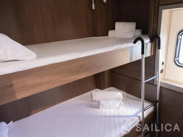 Bali 4.6 - Yacht Charter Sailica