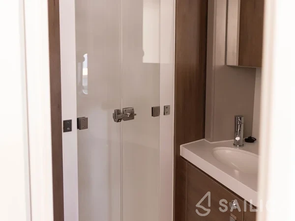 Bali 4.6 - Yacht Charter Sailica