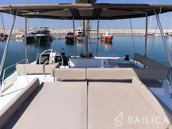 Bali 4.6 - Yacht Charter Sailica