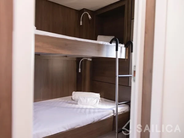 Bali 4.6 - Yacht Charter Sailica