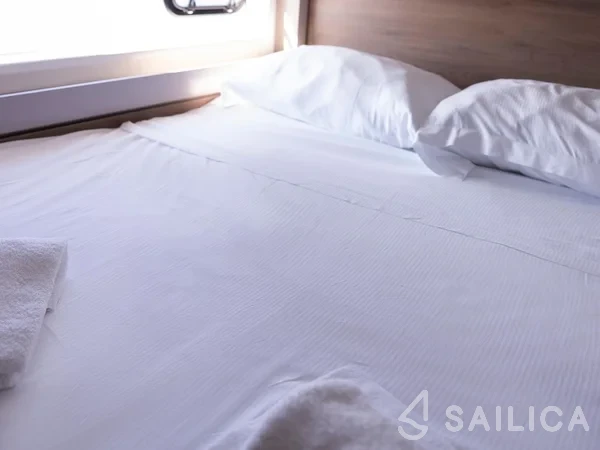 Bali 4.6 - Yacht Charter Sailica