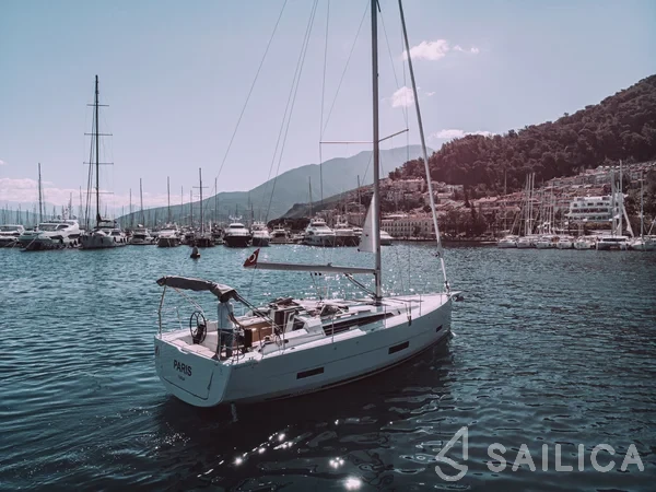 Dufour 390 - Yacht Charter Sailica