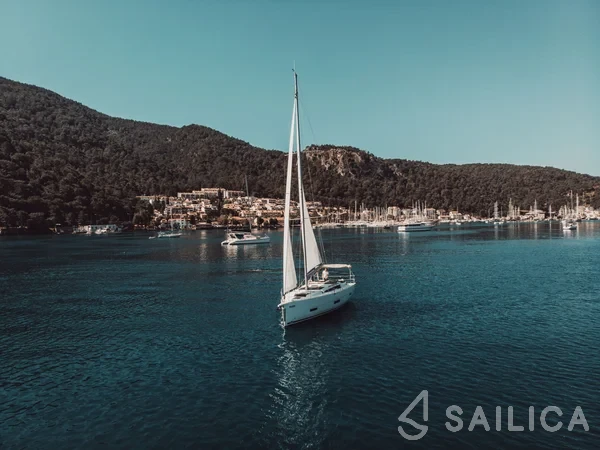 Dufour 390 - Yacht Charter Sailica