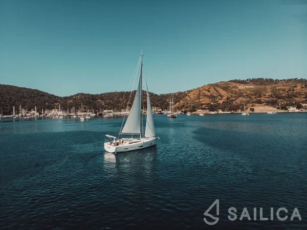Dufour 390 - Yacht Charter Sailica