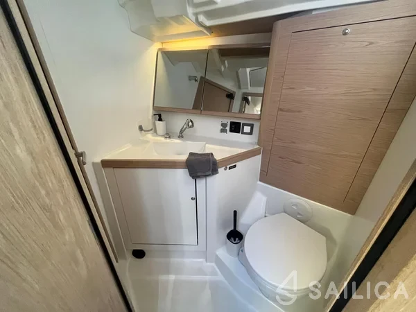 Oceanis 46.1 - Yacht Charter Sailica
