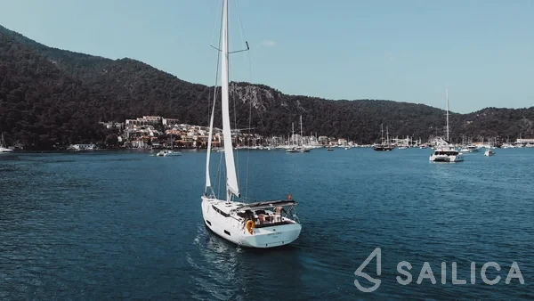 Bavaria C45 Style - Yacht Charter Sailica