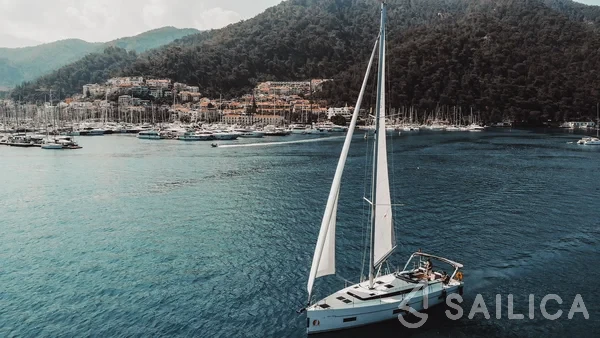Bavaria C45 Style - Yacht Charter Sailica