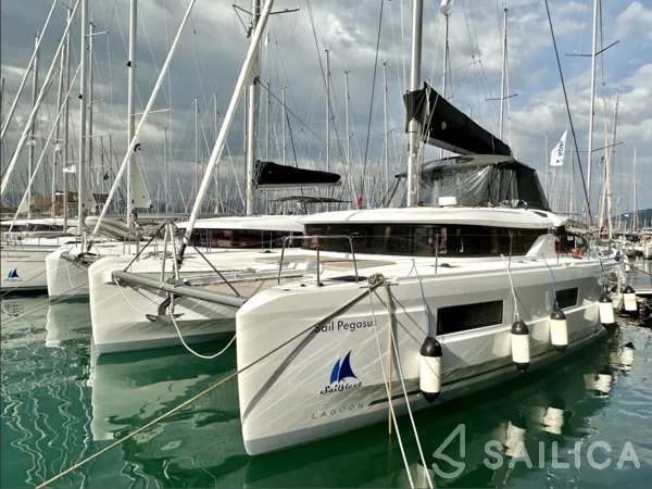 Lagoon 46  - Yacht Charter Sailica