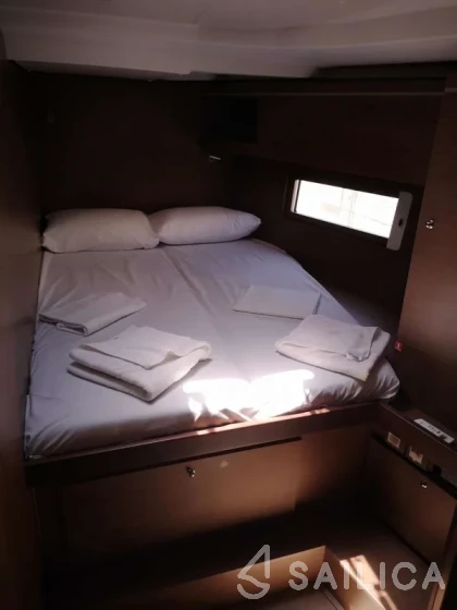 Oceanis 51.1 - Yacht Charter Sailica