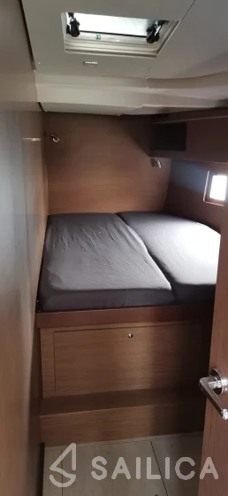 Oceanis 51.1 - Yacht Charter Sailica