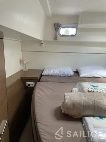 Lagoon 40 - Yacht Charter Sailica