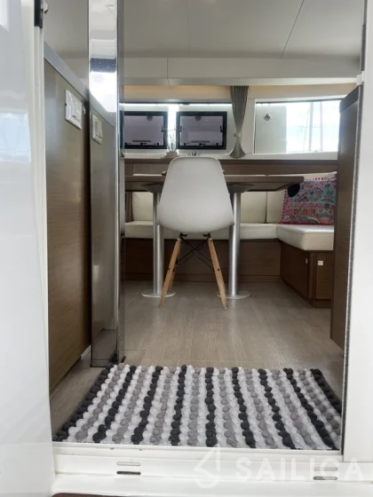 Lagoon 40 - Yacht Charter Sailica