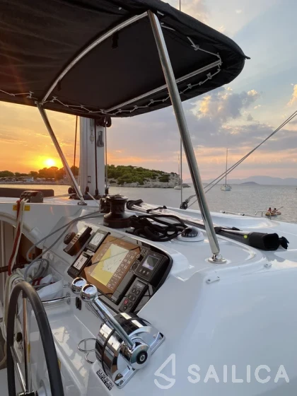 Lagoon 40 - Yacht Charter Sailica