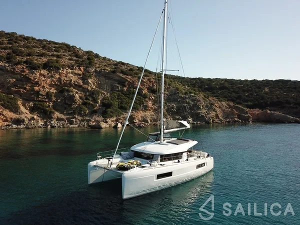 Lagoon 40 - Yacht Charter Sailica