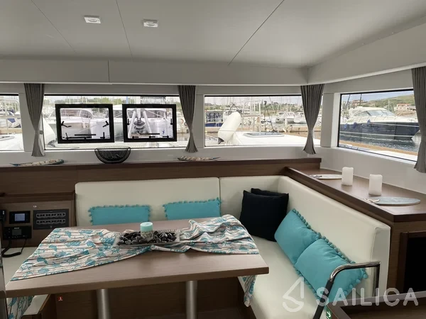 Lagoon 40 - Yacht Charter Sailica