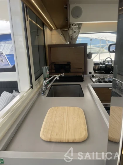 Lagoon 40 - Yacht Charter Sailica