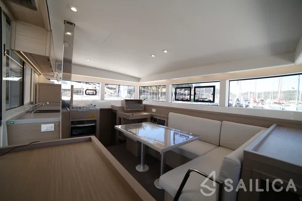 Lagoon 40 - Yacht Charter Sailica