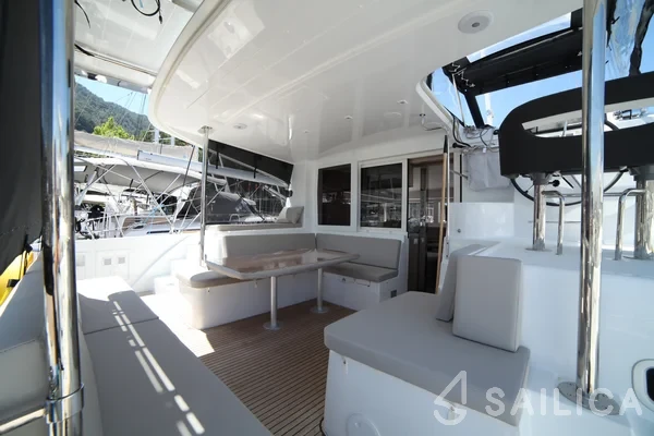 Lagoon 40 - Yacht Charter Sailica