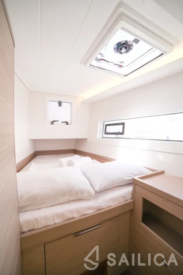 Lagoon 40 - Yacht Charter Sailica