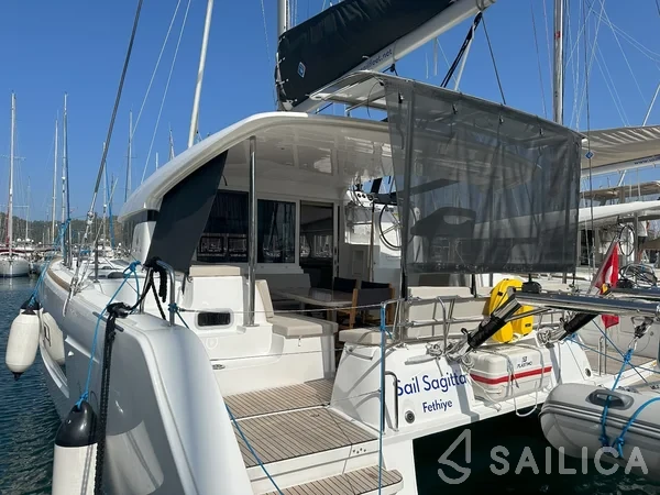Lagoon 40 - Yacht Charter Sailica