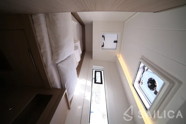 Lagoon 40 - Yacht Charter Sailica