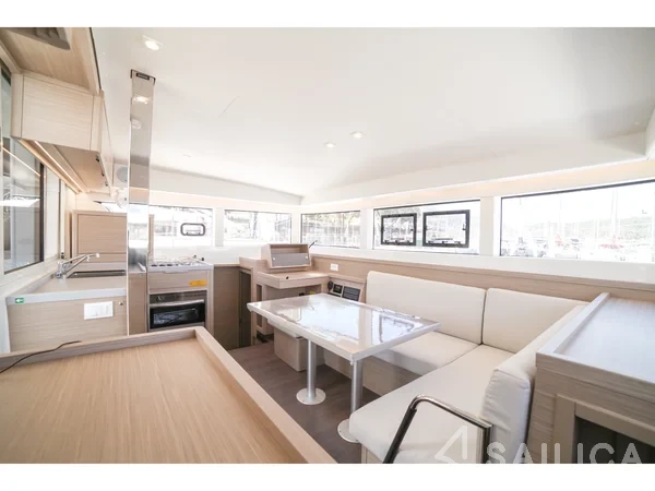 Lagoon 40 - Yacht Charter Sailica