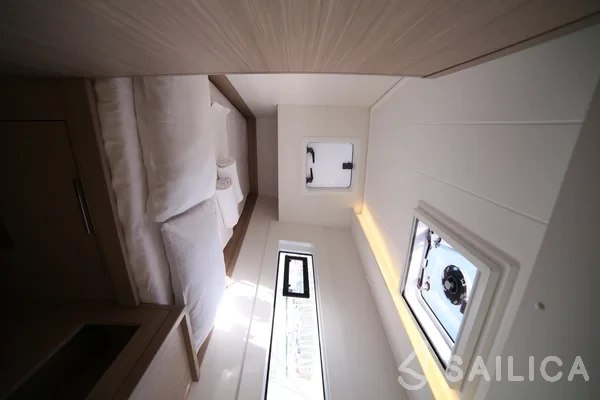 Lagoon 40 - Yacht Charter Sailica