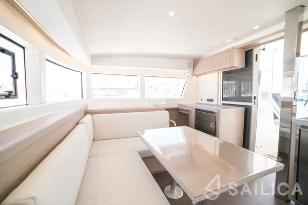 Lagoon 40 - Yacht Charter Sailica